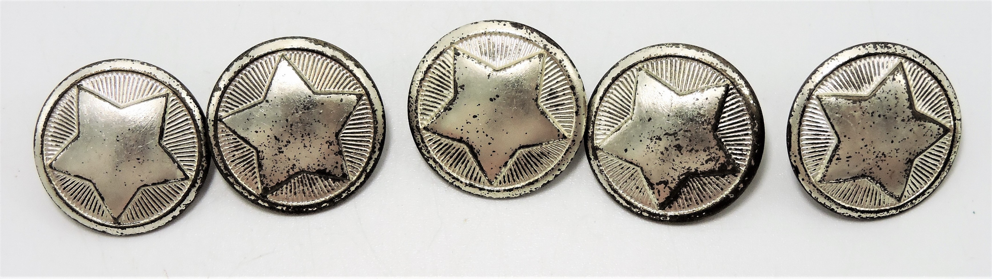 Knoflík SNB stříbrný - střední 22mm - 1kus 
