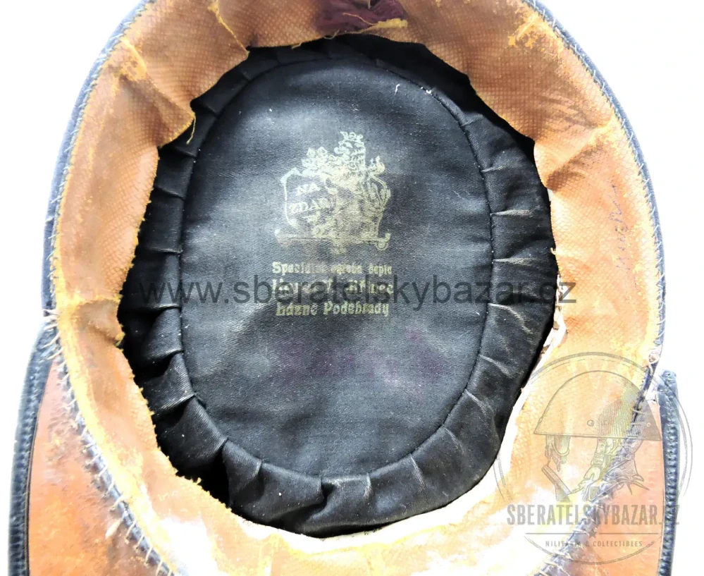 Stará hasičská čamarová čepice – výrobce Lázně Poděbrady 